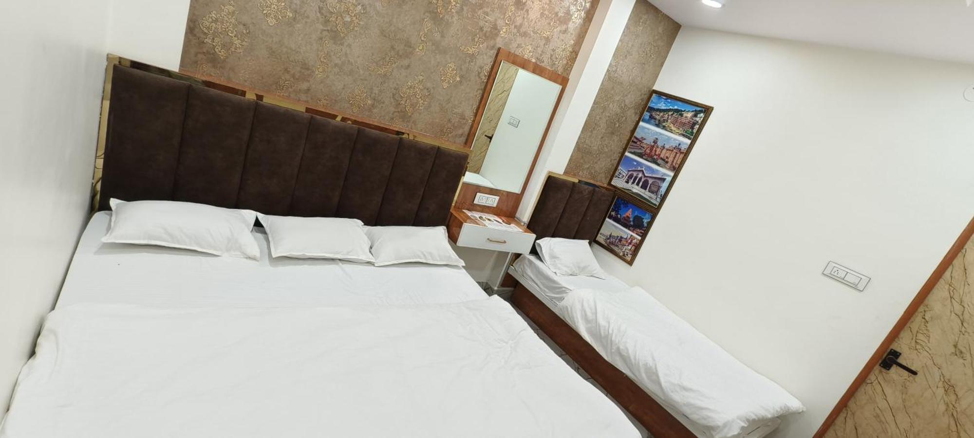 Hotel Malay Inn Ujjain Exterior photo