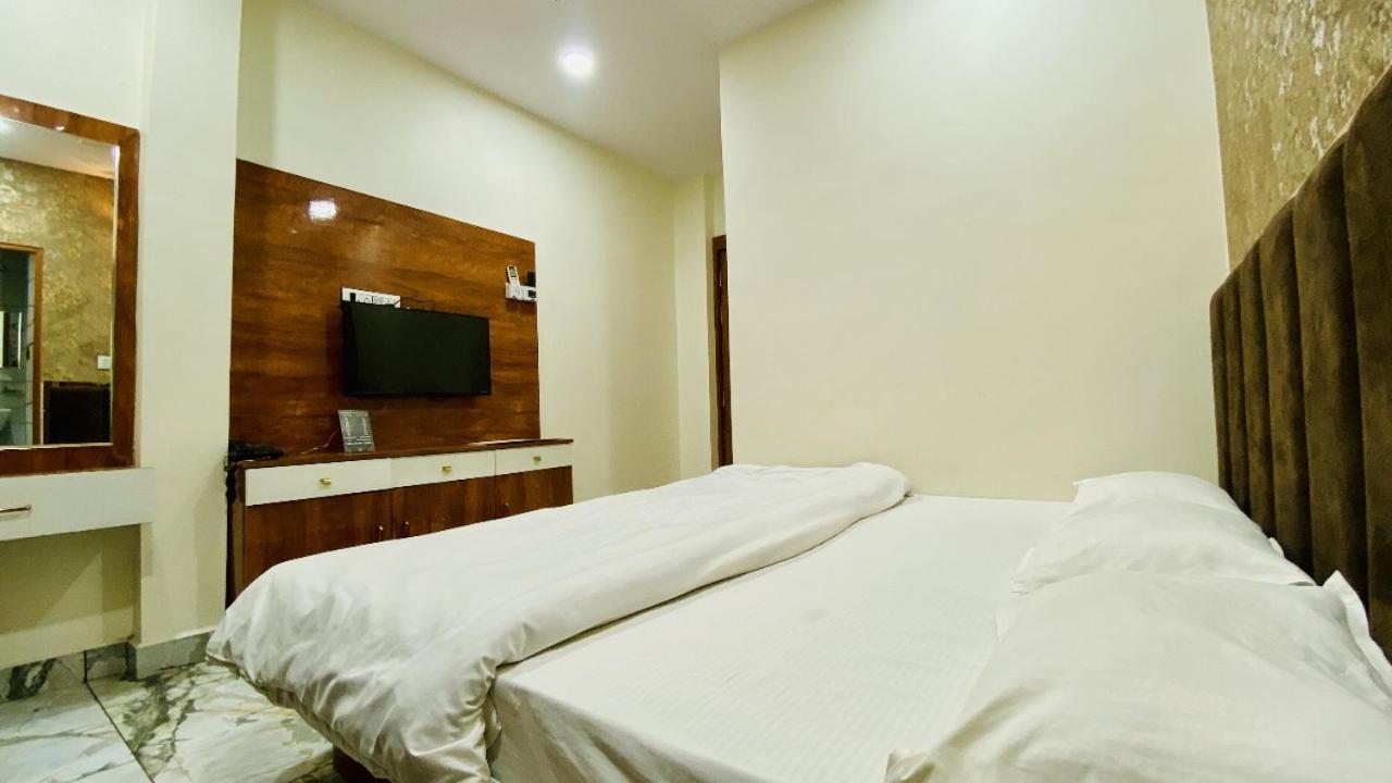 Hotel Malay Inn Ujjain Exterior photo